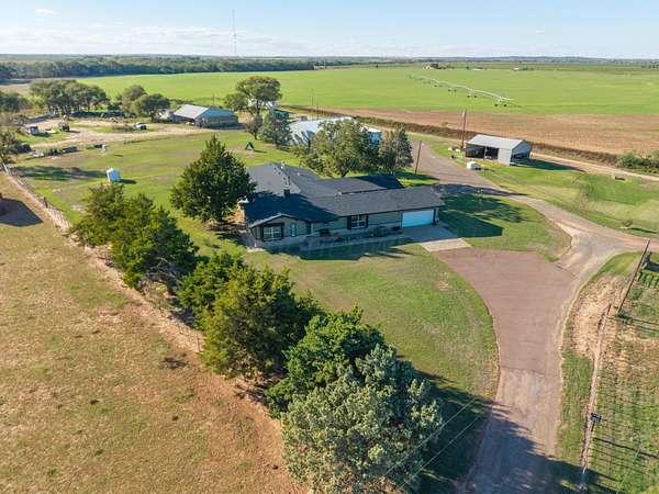 5.1 Acres of Land with Home for Sale in Memphis, Texas