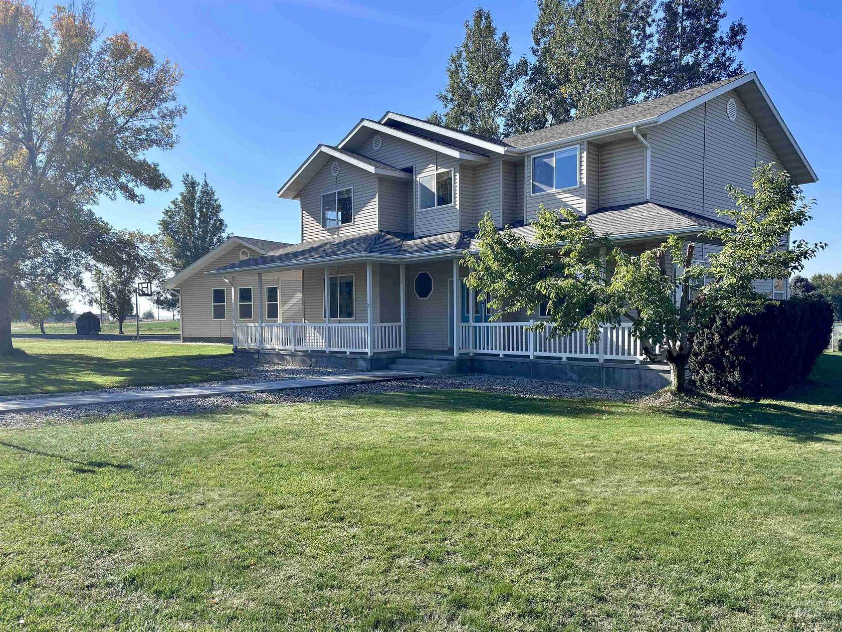 1.61 Acres of Land with Home for Sale in Hagerman, Idaho