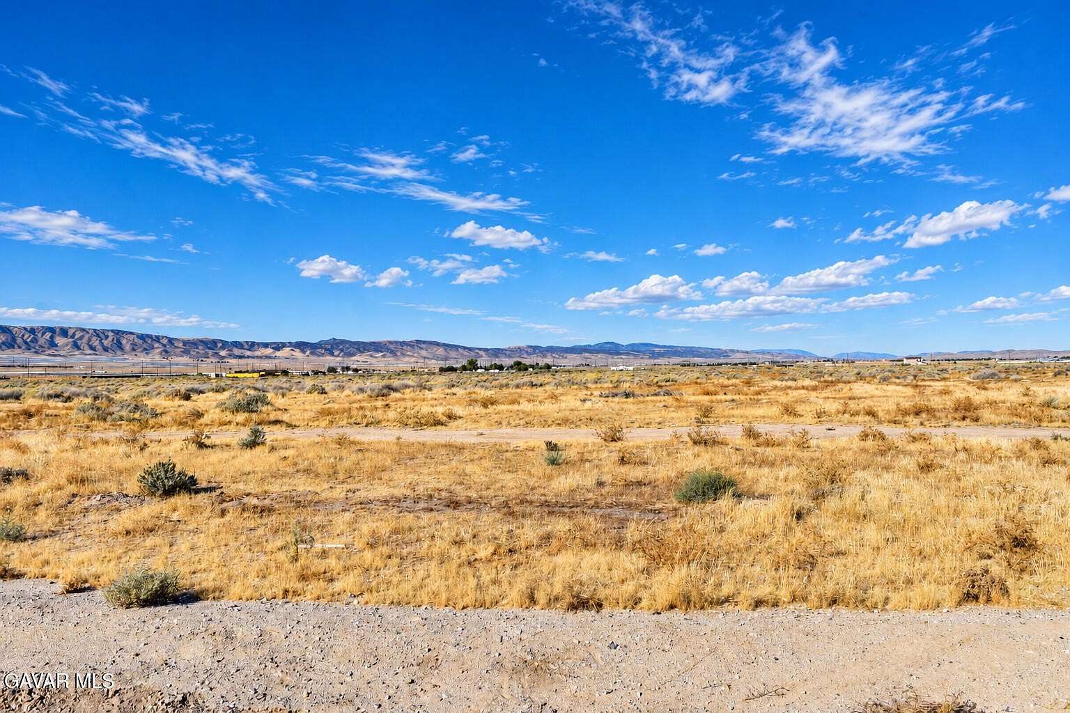 19 Acres of Land for Sale in Lancaster, California