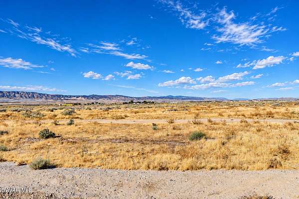 19 Acres of Land for Sale in Lancaster, California