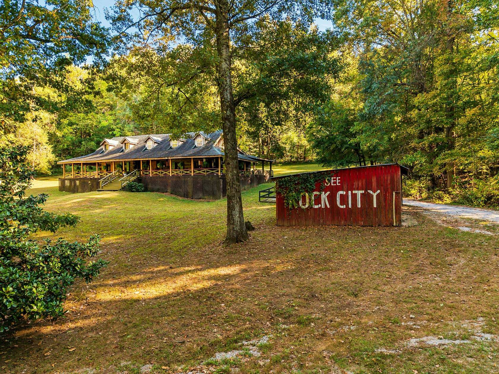 21 Acres of Recreational Land with Home for Sale in Franklin, Tennessee