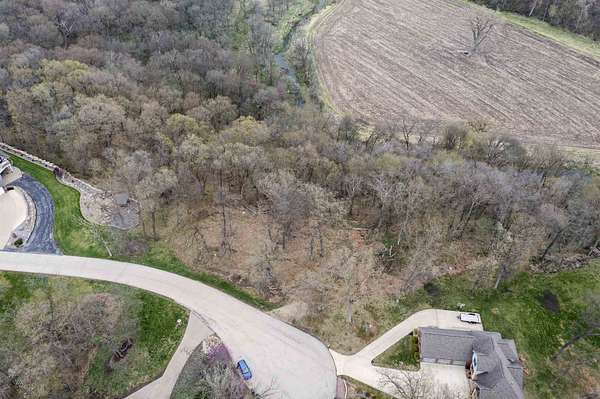 4.1 Acres of Residential Land for Sale in East Dubuque, Illinois