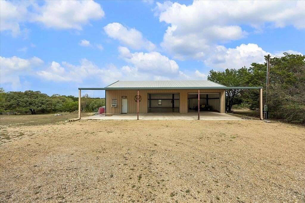 5.72 Acres of Improved Mixed-Use Land for Sale in Kerrville, Texas