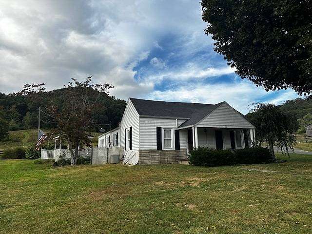 3.77 Acres of Land with Home for Sale in Hustonville, Kentucky