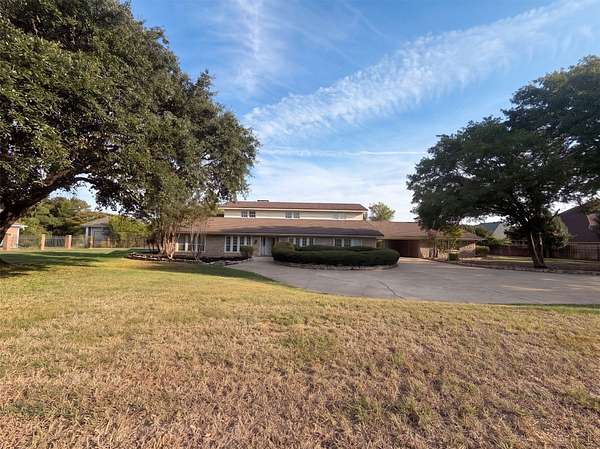 2 Acres of Land with Home for Sale in Arlington, Texas