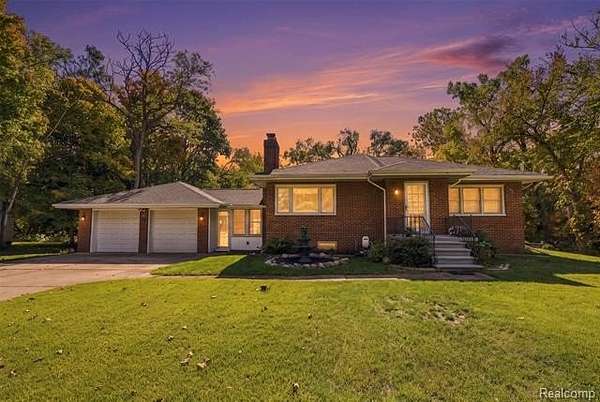 2 Acres of Land with Home for Sale in Rochester Hills, Michigan