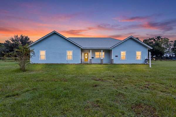 2 Acres of Land with Home for Sale in Trenton, Florida