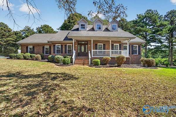 22 Acres of Land with Home for Sale in Vinemont, Alabama