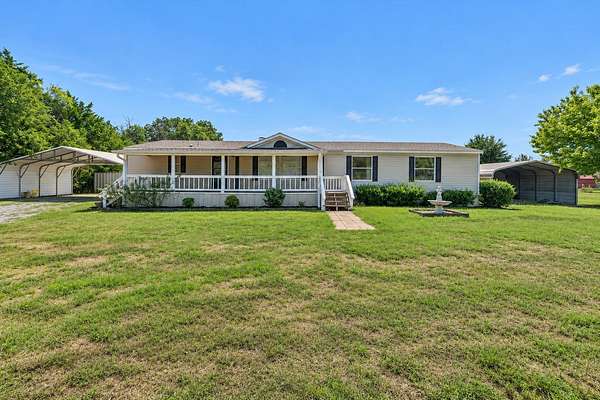 7.33 Acres of Land with Home for Sale in Purdon, Texas