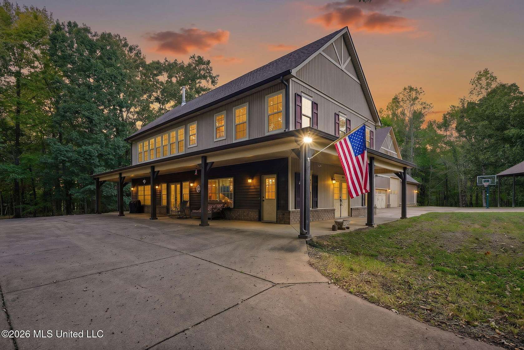10.6 Acres of Land with Home for Sale in Hernando, Mississippi