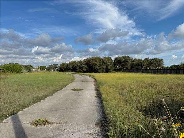 1.77 Acres of Improved Residential Land for Sale in Corpus Christi, Texas