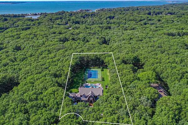 4.2 Acres of Land with Home for Sale in Southampton, New York