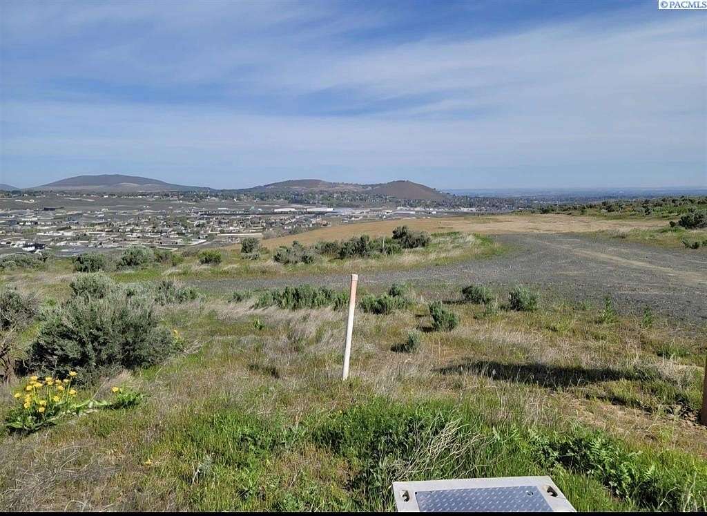 11.7 Acres of Land for Sale in Kennewick, Washington