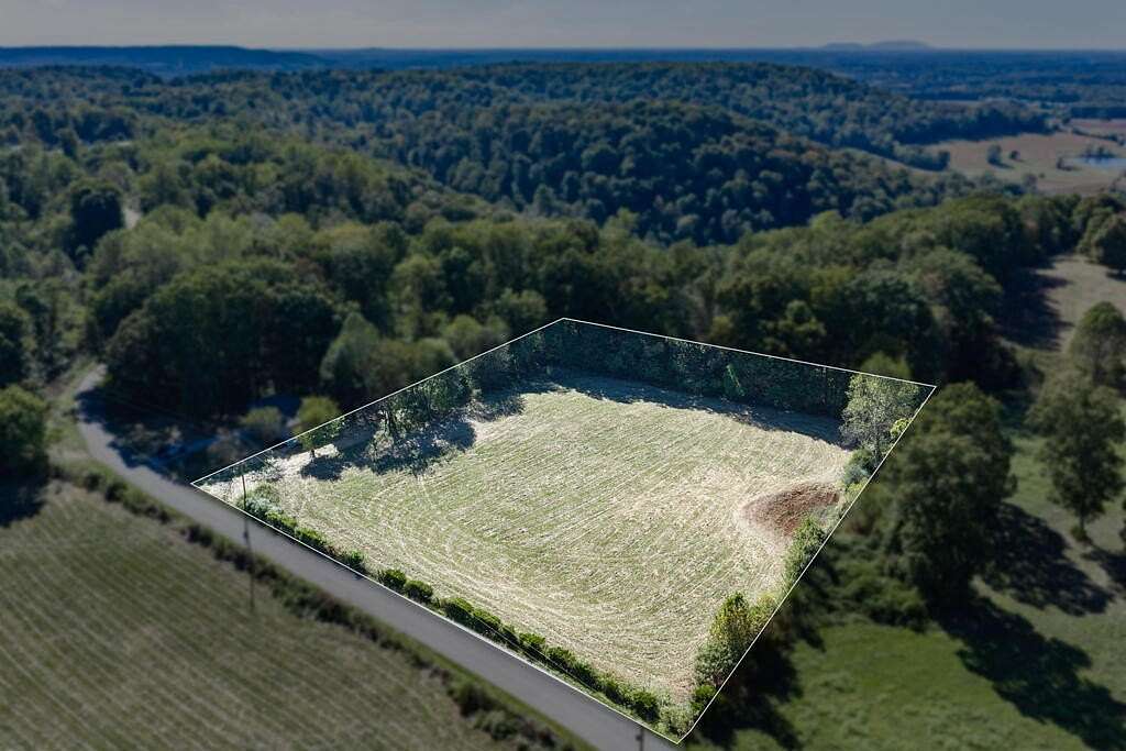 2 Acres of Residential Land for Sale in Sparta, Tennessee