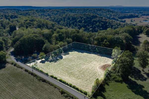 2 Acres of Residential Land for Sale in Sparta, Tennessee