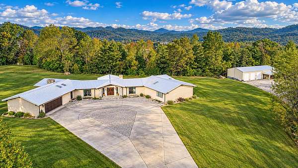 15.7 Acres of Recreational Land with Home for Sale in Barbourville, Kentucky
