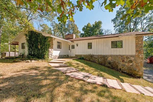3.19 Acres of Land with Home for Sale in Pearcy, Arkansas