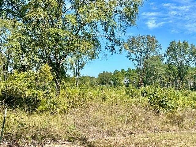 8 Acres of Land for Sale in Atlanta, Texas