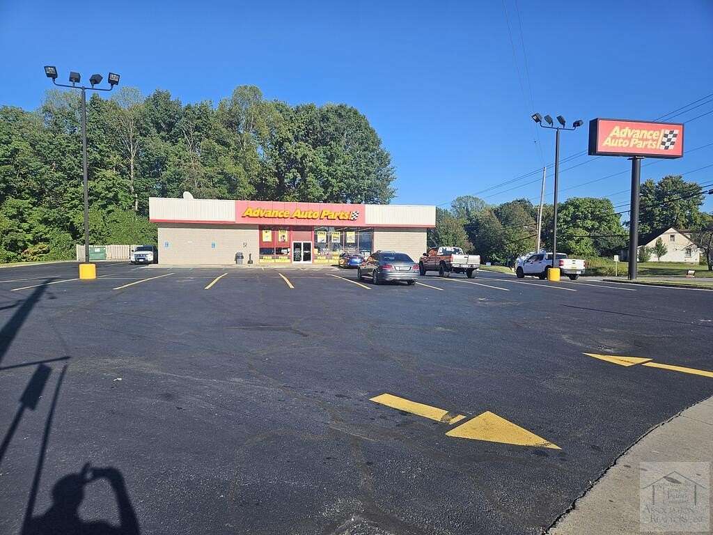 4.53 Acres of Improved Commercial Land for Sale in Martinsville, Virginia