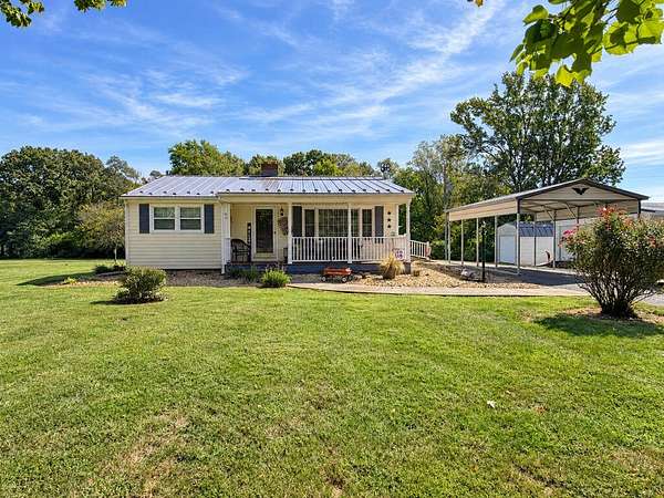4.5 Acres of Land with Home for Sale in Pamplin City, Virginia