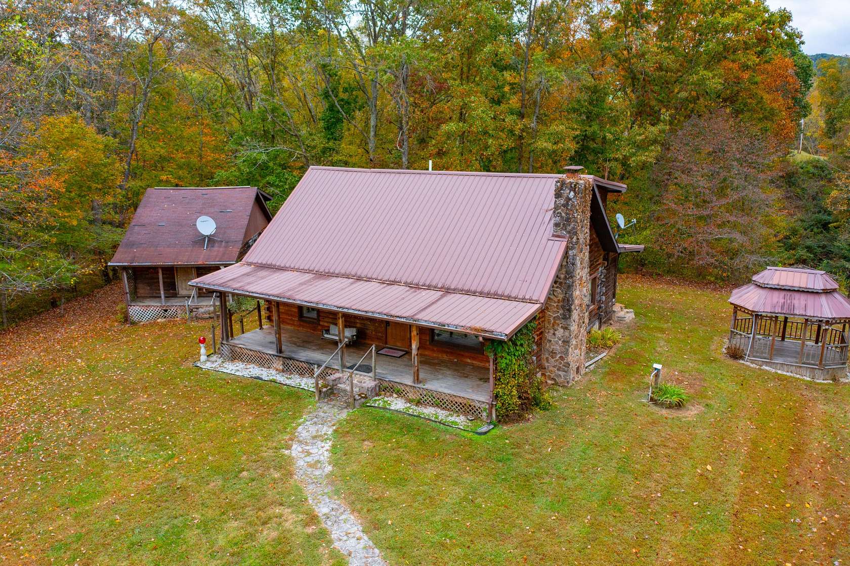 5.57 Acres of Land with Home for Sale in London, Kentucky