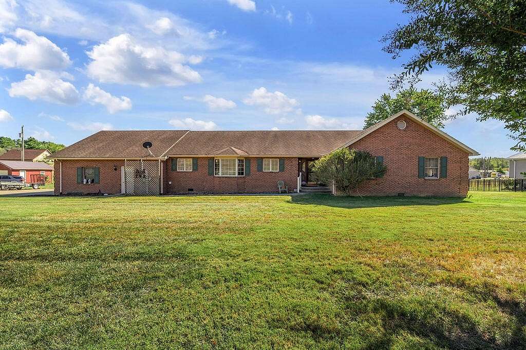 4.4 Acres of Land with Home for Sale in Somerset, Kentucky
