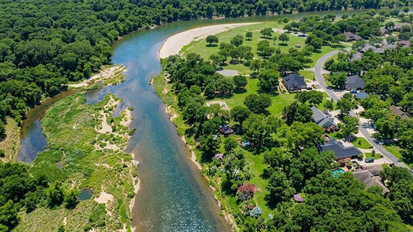 0.86 Acres of Residential Land for Sale in Granbury, Texas