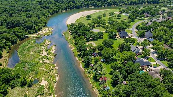 0.86 Acres of Residential Land for Sale in Granbury, Texas