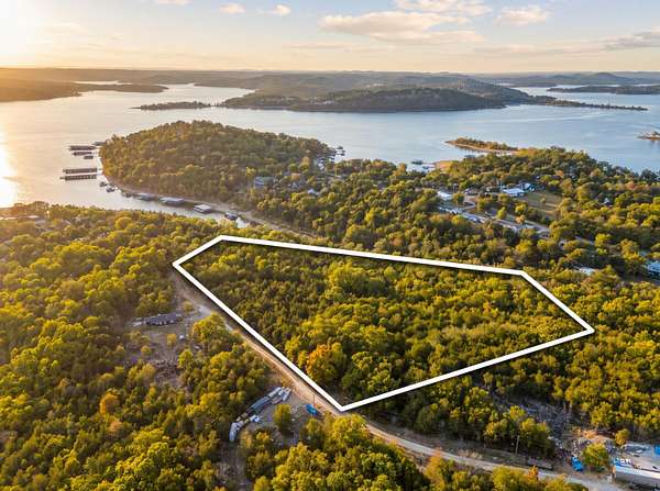 10 Acres of Land for Sale in Reeds Spring, Missouri
