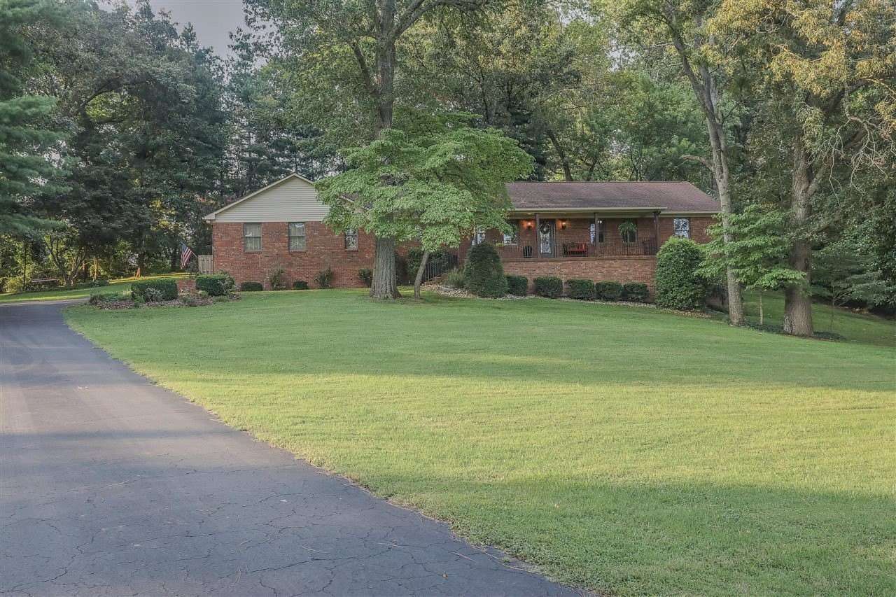 1.8 Acres of Land with Home for Sale in Franklin, Kentucky