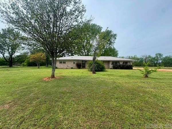 2.6 Acres of Land with Home for Sale in Nashville, Arkansas