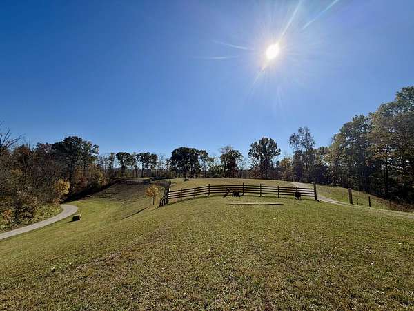 5 Acres of Residential Land for Sale in Irvine, Kentucky