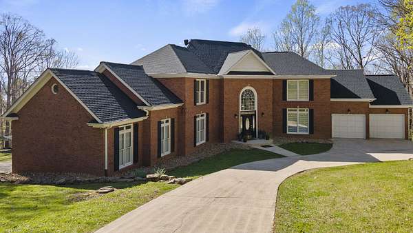 3.17 Acres of Land with Home for Sale in South Pittsburg, Tennessee