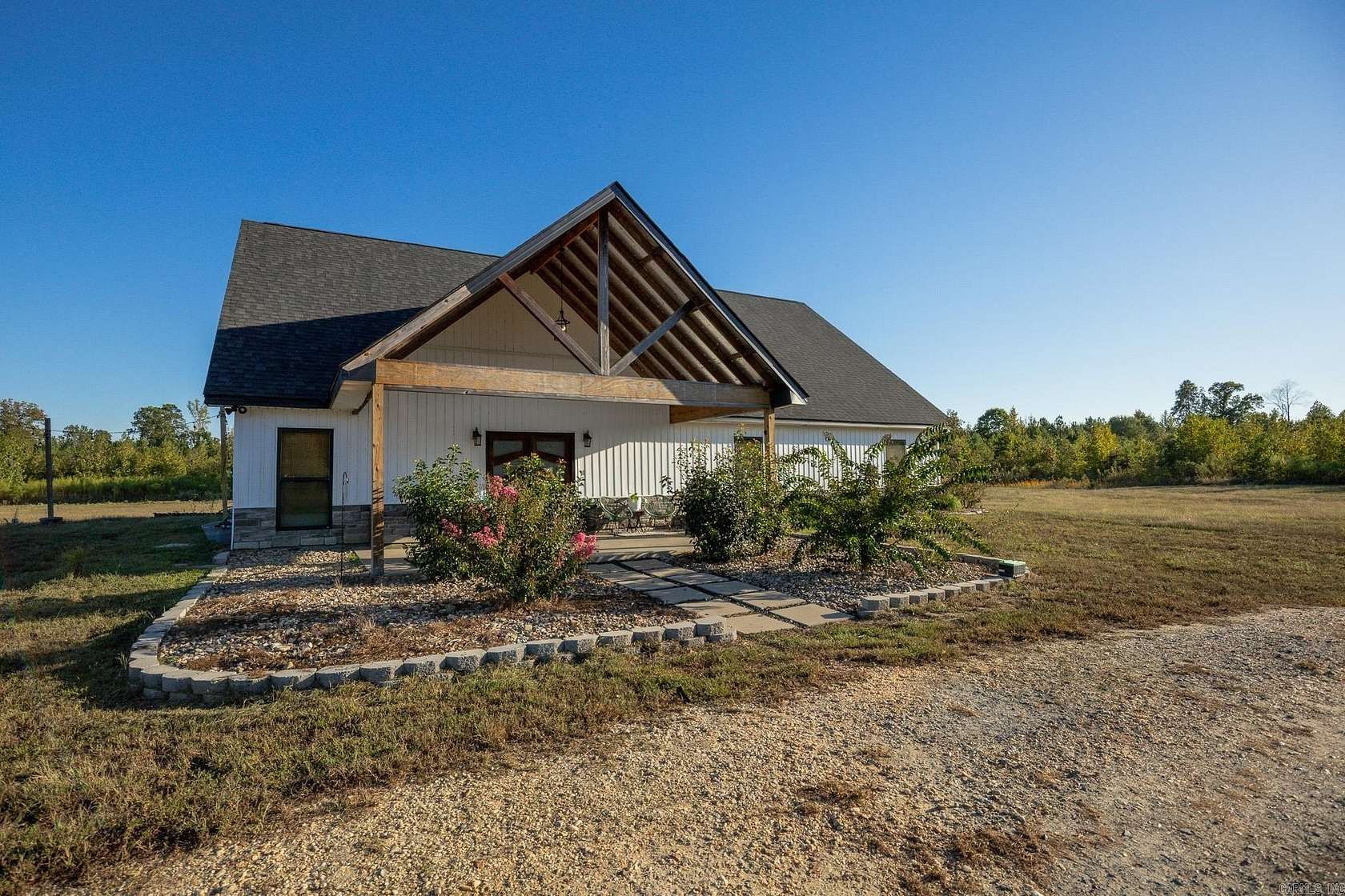 10 Acres of Land with Home for Sale in Redfield, Arkansas