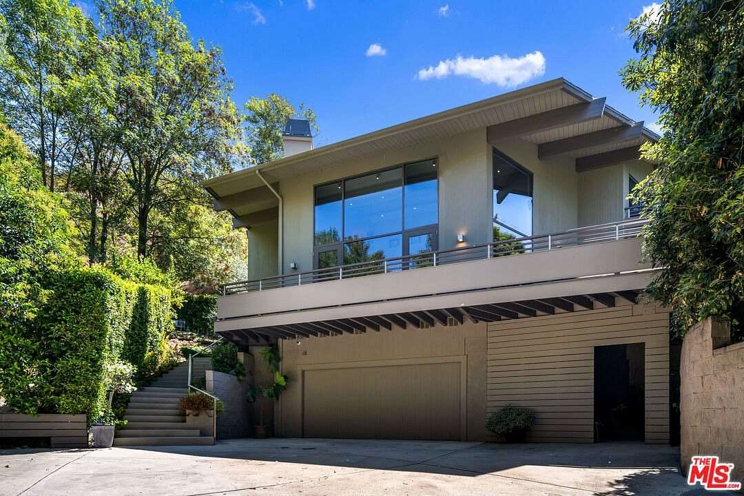 1.58 Acres of Land with Home for Lease in Los Angeles, California