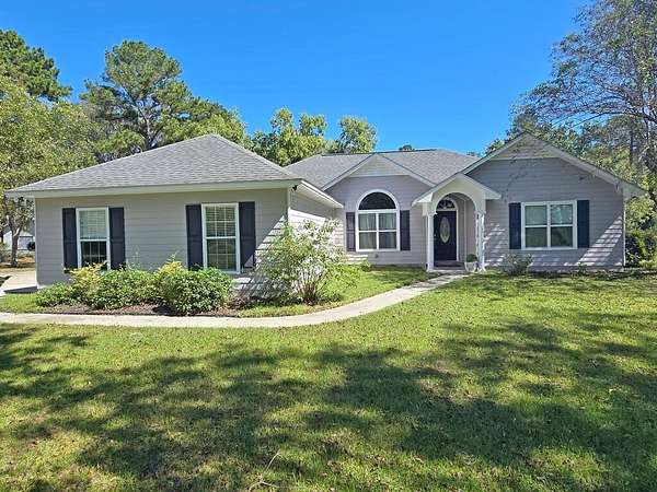 2.5 Acres of Land with Home for Sale in Valdosta, Georgia