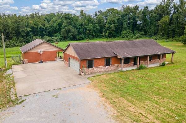 4.25 Acres of Land with Home for Sale in Marion, Illinois