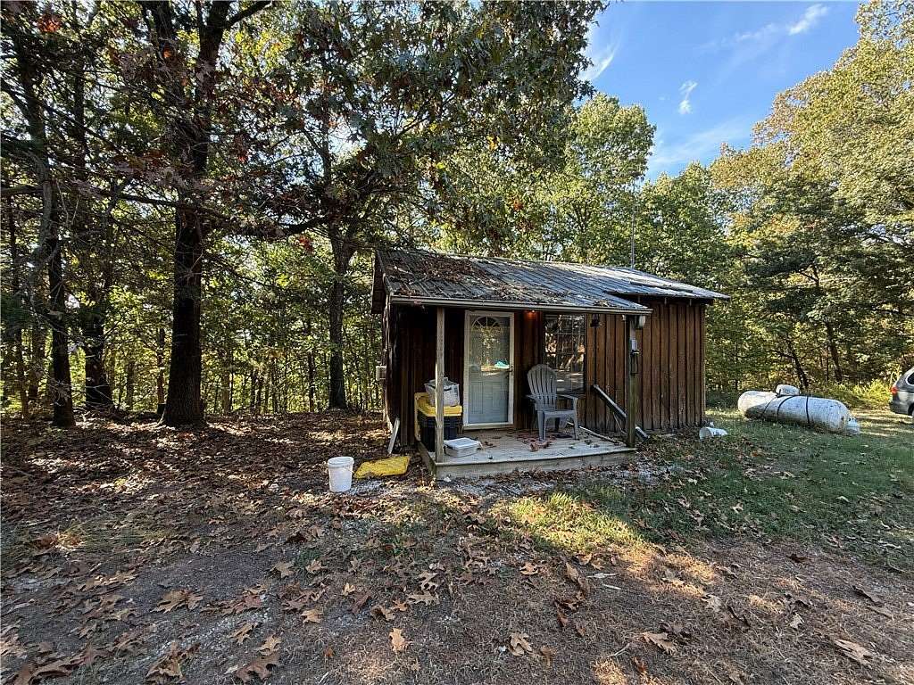 1 Acre of Residential Land for Sale in Eureka Springs, Arkansas