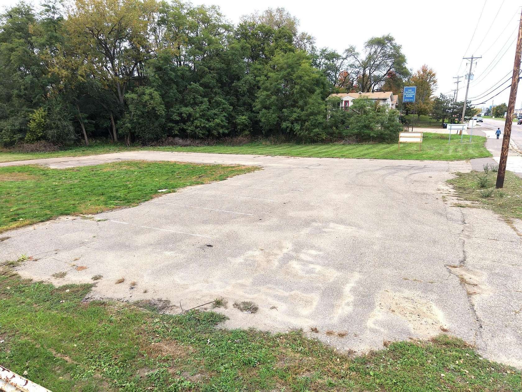 0.85 Acres of Commercial Land for Sale in Roseville, Minnesota