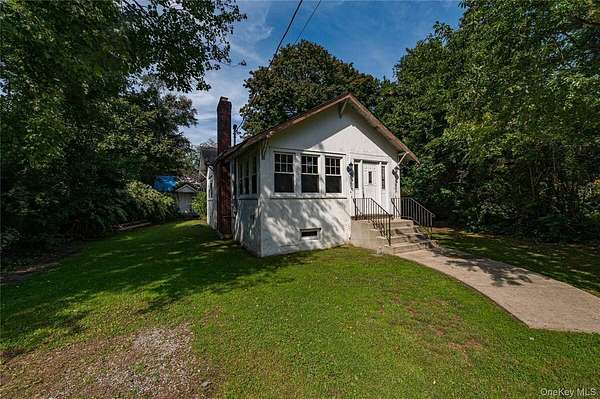 0.35 Acres of Commercial Land for Sale in Oakdale, New York
