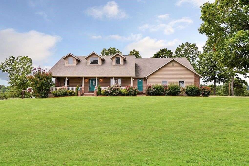 15 Acres of Land with Home for Sale in Omaha, Arkansas