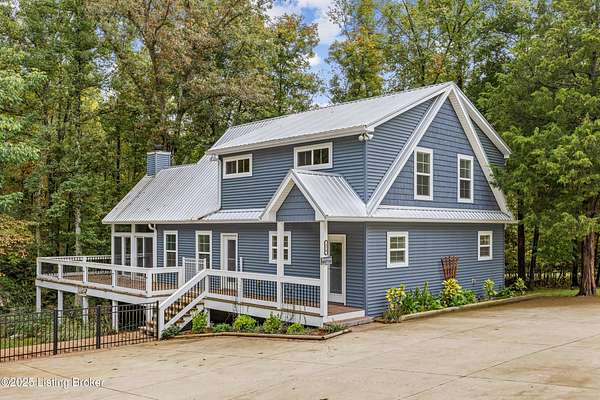 1.52 Acres of Land with Home for Sale in Leitchfield, Kentucky