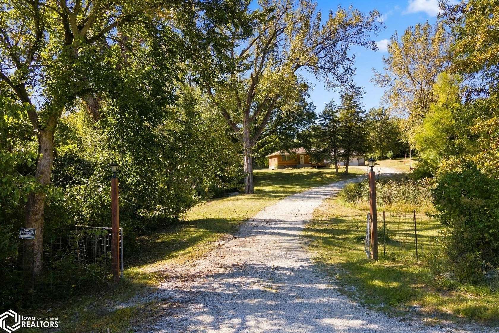 9.57 Acres of Land with Home for Sale in Keokuk, Iowa