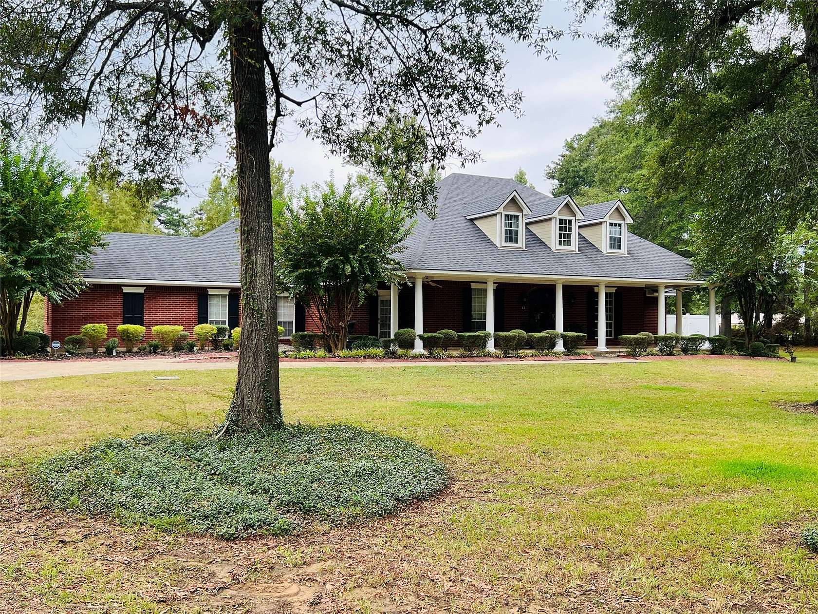 4.79 Acres of Land with Home for Sale in Shreveport, Louisiana