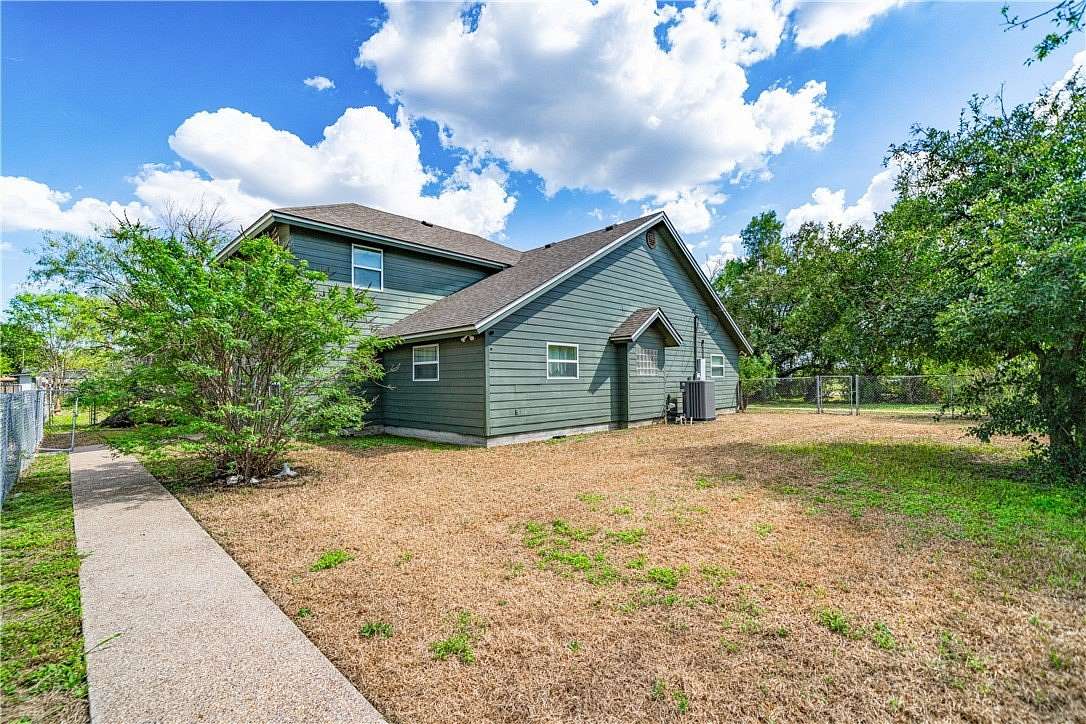 9.77 Acres of Land with Home for Sale in Kingsville, Texas