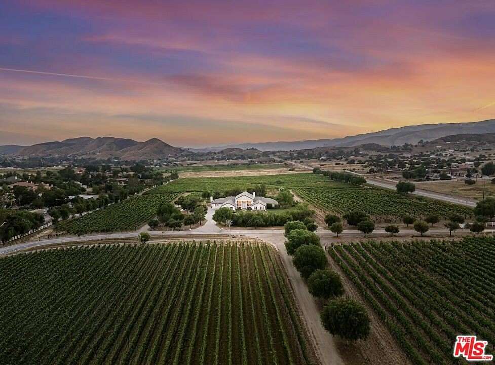 90 Acres of Agricultural Land with Home for Sale in Agua Dulce, California