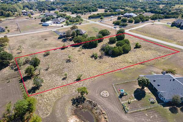 2.5 Acres of Residential Land for Sale in Granbury, Texas