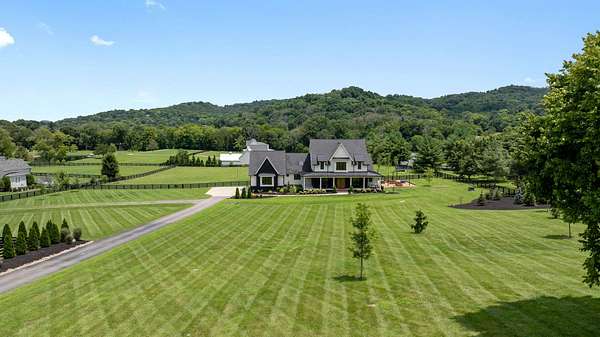 5.28 Acres of Land with Home for Sale in Franklin, Tennessee
