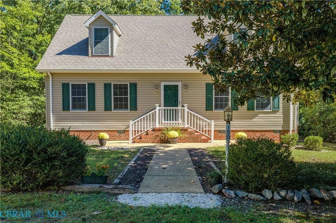 3.2 Acres of Land with Home for Sale in Saluda, Virginia