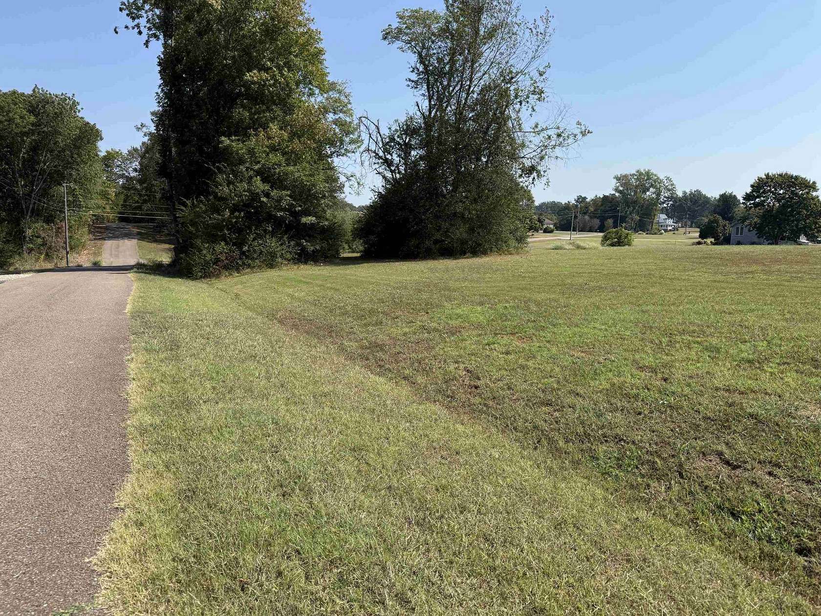 2.15 Acres of Residential Land for Sale in Savannah, Tennessee